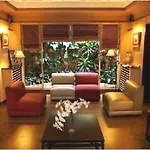 Elysees Hotel